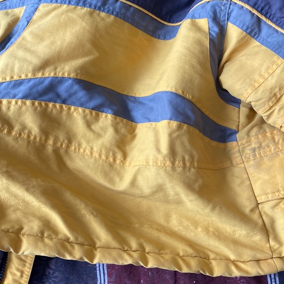 Nice weatherproof jacket for your toddler - Picture 5 of 5